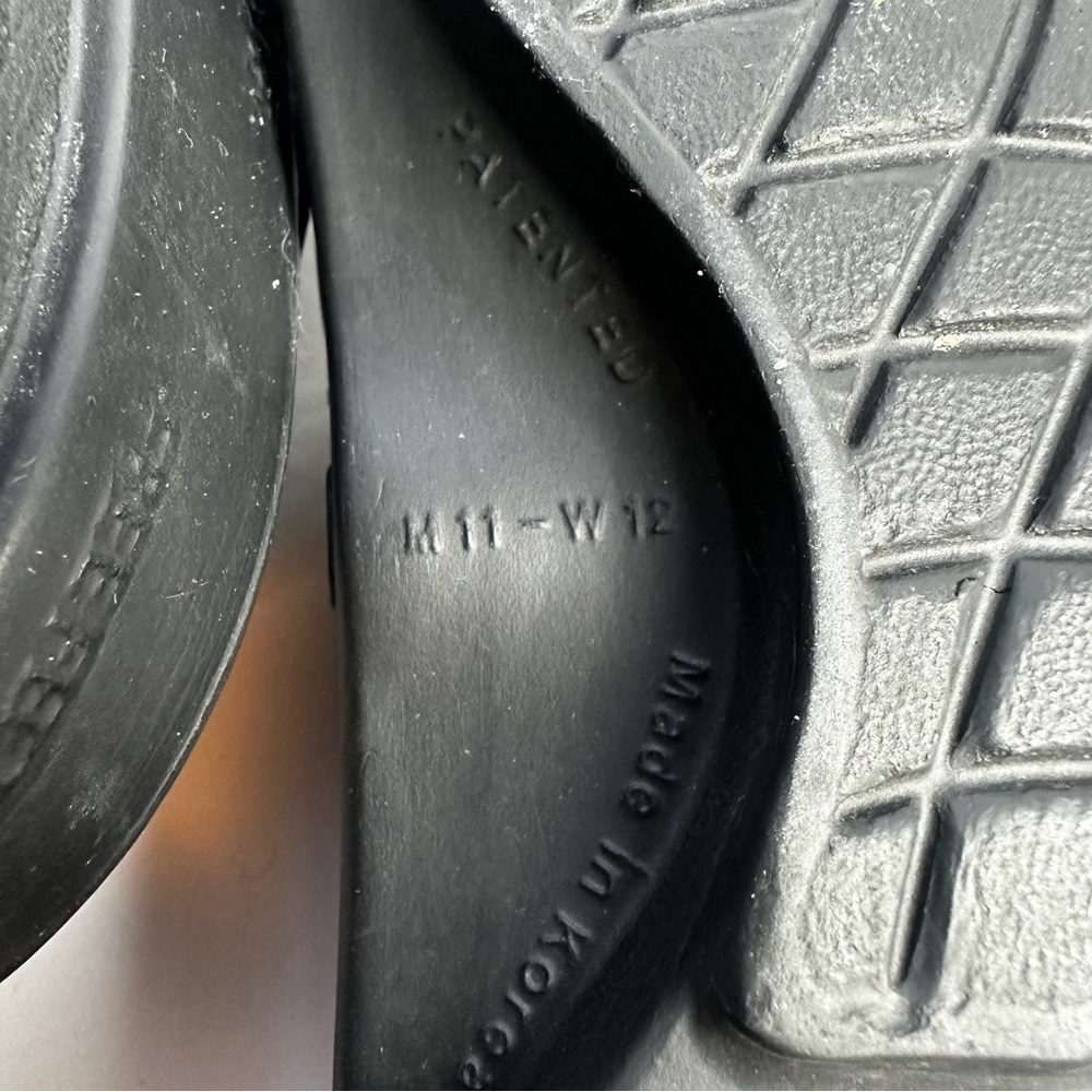 Oofos Ooriginal Recovery Sandals Women's 12 or Men's 11 Flip Flops Black Shoes - Picture 7 of 8